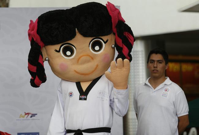 “Cati” fue presentada como la mascota oficial. (EFE)