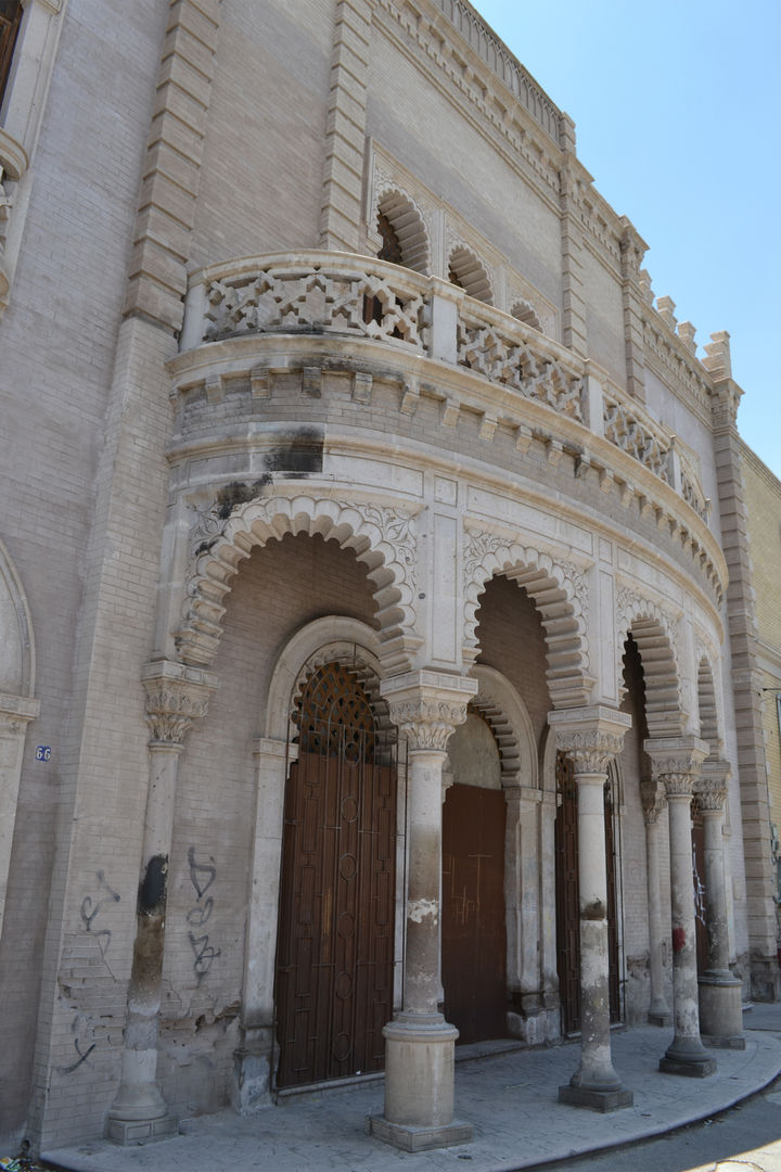 Patrimonio olvidado. El edificio Mudéjar es considerado uno de los principales patrimonios históricos, pero luce lleno de daños y grafiti.