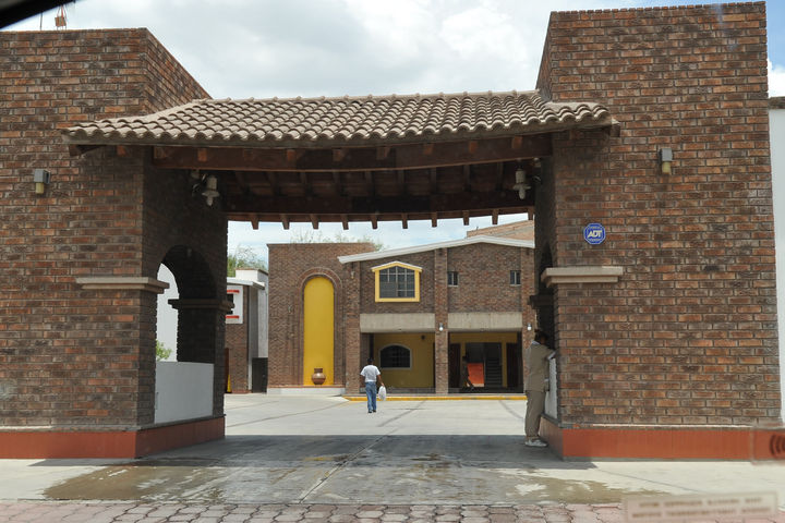 Muerto. Localizan el cuerpo de un hombre en el motel Pingüino, se desconoce el paradero de la mujer que lo acompañaba.