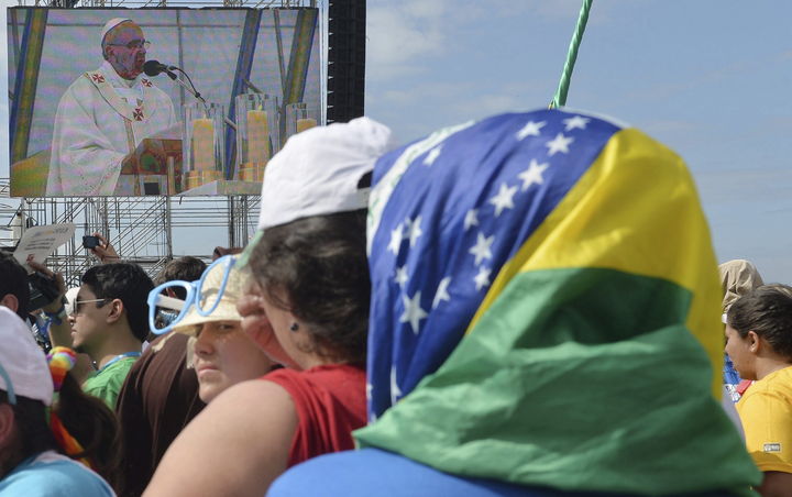 Se va. Imagen de los asistentes a la misa de clausura de la XXVIII Jornada Mundial de la Juventud oficiadada por el papa Francisco en la playa de Copacabana de Río de Janeiro, ante unos tres millones de jóvenes de todo el mundo.