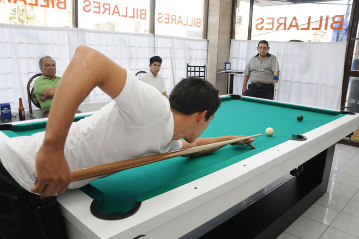 En el Tercer Torneo de Carambola de Tres Bandas categoría Libre podrán participar billaristas de las diferentes partes de la Comarca Lagunera.(Archivo.) Torneo de Carambola de tres bandas en puerta