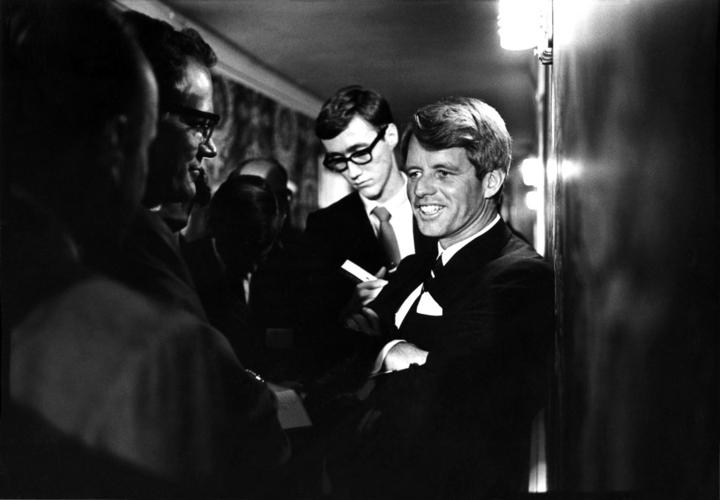 Robert Kennedy horas antes de ser asesinado (1968).