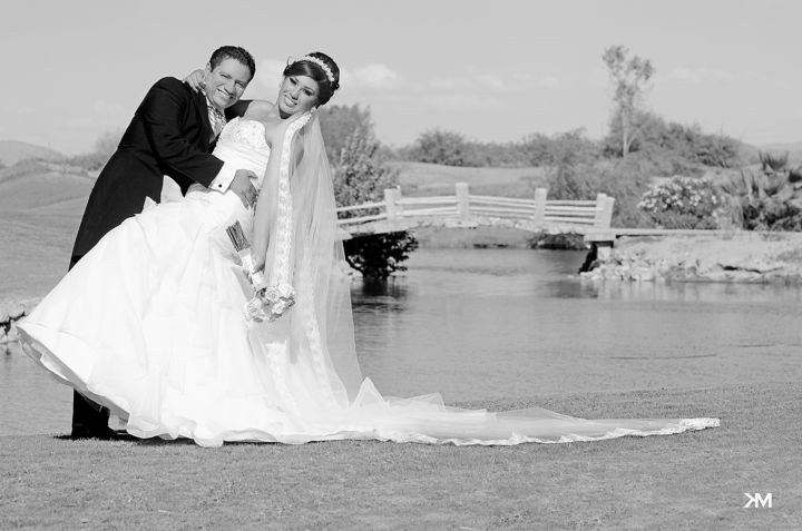   Adán Everardo Álvarez Miramontes y Lidia Rosalva Fernández Herrera unieron sus vidas en matrimonio.- KM Fotografía
