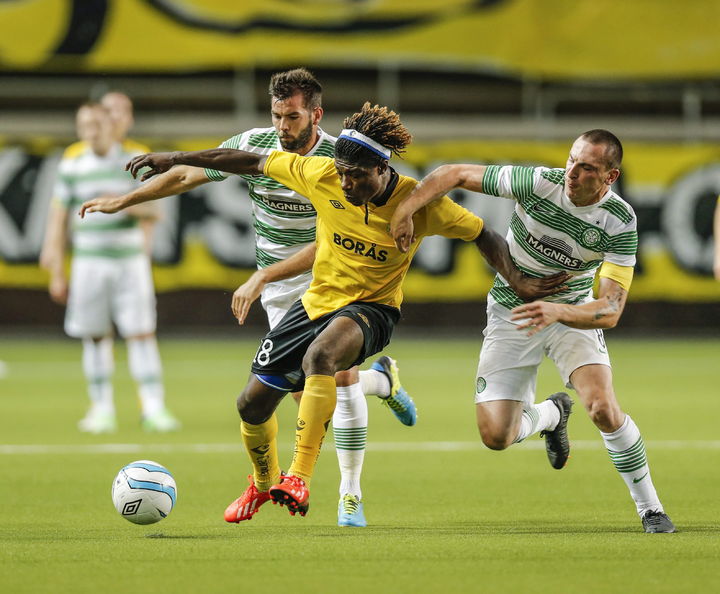 Celtic Glasgow de Escocia aprovechó el gol conseguido en la ida y tras el empate 0-0 de ayer ante Elfsborg de Suecia avanzó a la última ronda previa. Zenit, Celtic y PSV avanzan a rond previa