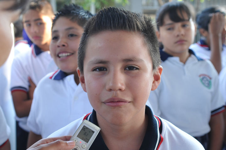 'En la secundaria no quiero esforzarme tanto, quiero pasar con puros seis todas las materias”. NICOLÁS DE LUNA,
Alumno