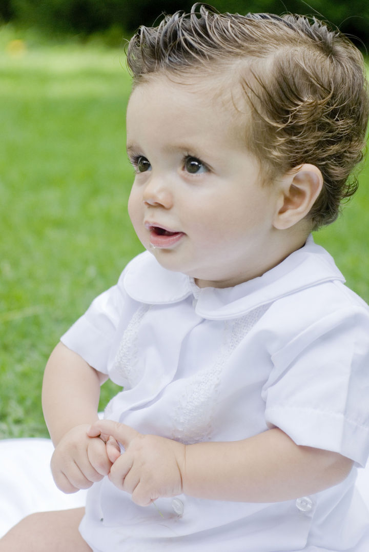 Cuando los niños crecen, su piel se fortalece, pero aún sigue siendo delicada: posee una capa hidrolipídica delgada y deficiente, debido a la ausencia de sudor y sebo.