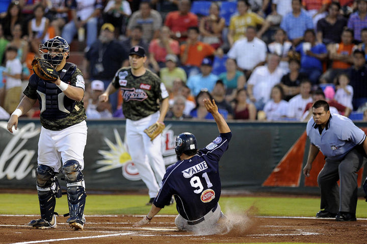 Sultanes de Monterrey venció 8-7 a Tigres de Quintana Roo. Sultanes vence a Tigres y empata serie final de la LMB
