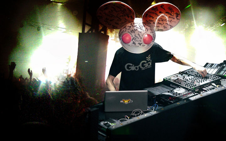 Deadmau5  cerrará el festival el la noche del sábado 12 de octubre.