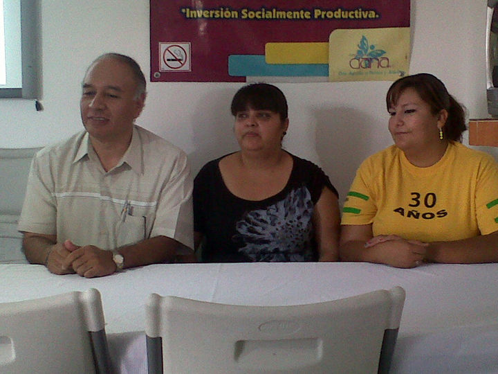 Jornada. Sergio Gómez Adame, Gerardina Ríos y Sandra Castañeda, organizadores de la Consulta Ciudadana en la región. 