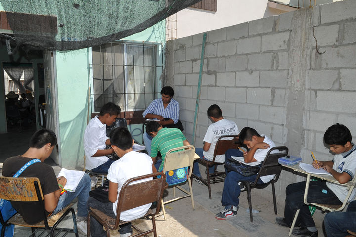 Desigualdad. La educación en México enfrenta muchos retos, debido a que diversos sectores han sido excluidos de este sistema.