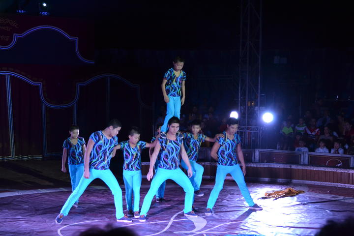El show de los niños de china. (EL SIGLO DE TORREÓN)