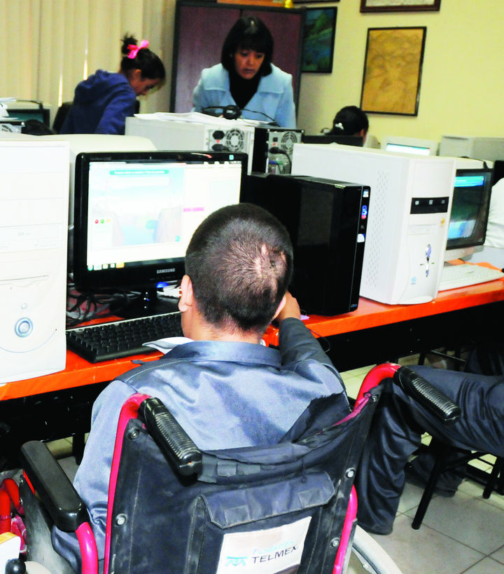 Educación. Alumnos egresados de telesecundaria se han incorporado a la nueva modalidad de telebachillerato.