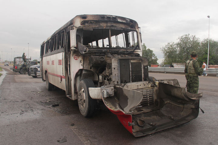 Quemado. Los daños materiales del autobús fueron totales, según las autoridades.
