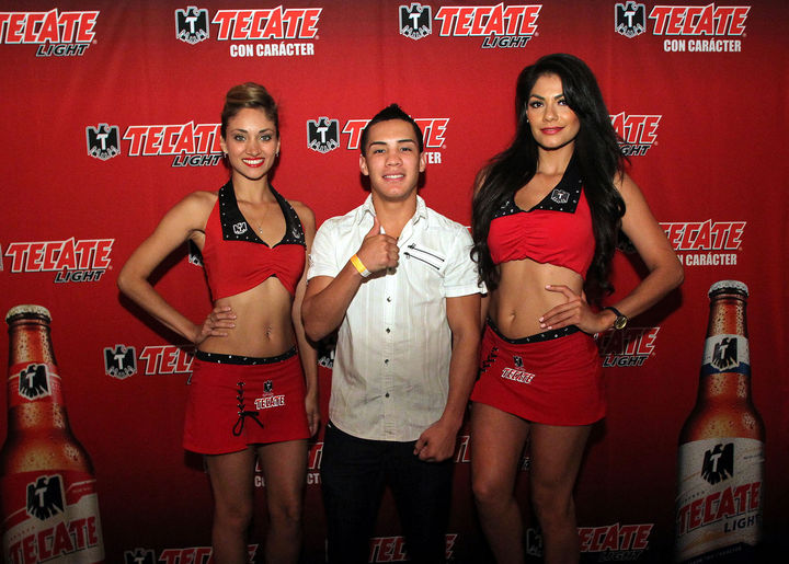 El empresario angelino, Frank Espinoza, pronosticó que Valdez está en proceso para convertirse en la nueva figura del boxeo mexicano. (Chris Farina-Top Rank) 