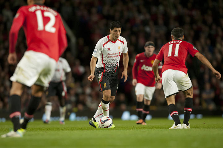 El partido marcó el regreso del delantero uruguayo Luis Suárez en el once titular de Liverpool, luego de completar su suspensión. (Fotografías de AP)