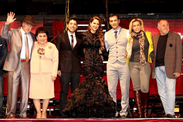  Presentan de manera oficial a Ninel Conde, Carmen Salinas, David Zepeda, Sabine Moussier y Ernesto Gómez Cruz. (El Universal)
