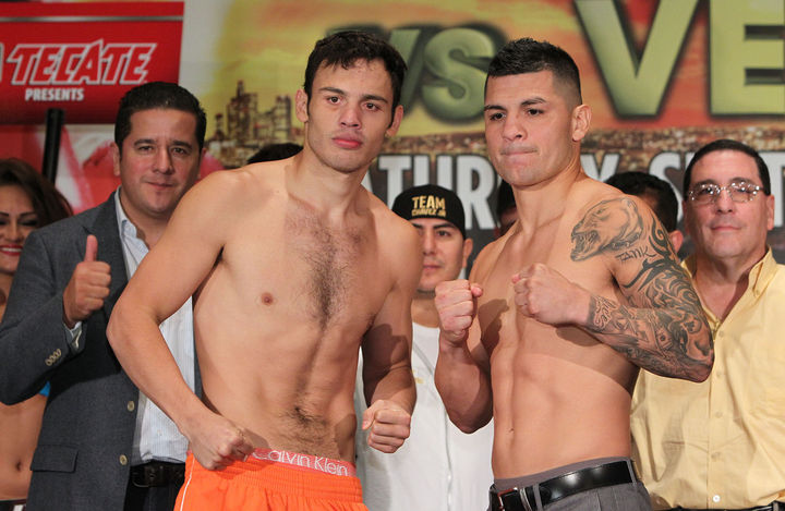 El sinaloense Julio César Chávez Jr (izq.) dijo sentirse bien para el combate después de marcar 172.4 libras. (Top Rank)