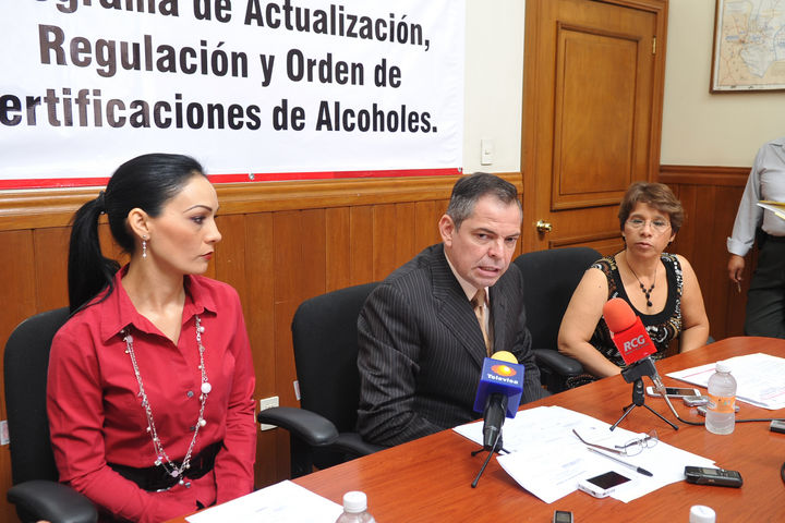 Lo mantienen. El tesorero de Torreón, Pablo Chávez continúa desempeñando su cargo en el Municipio.