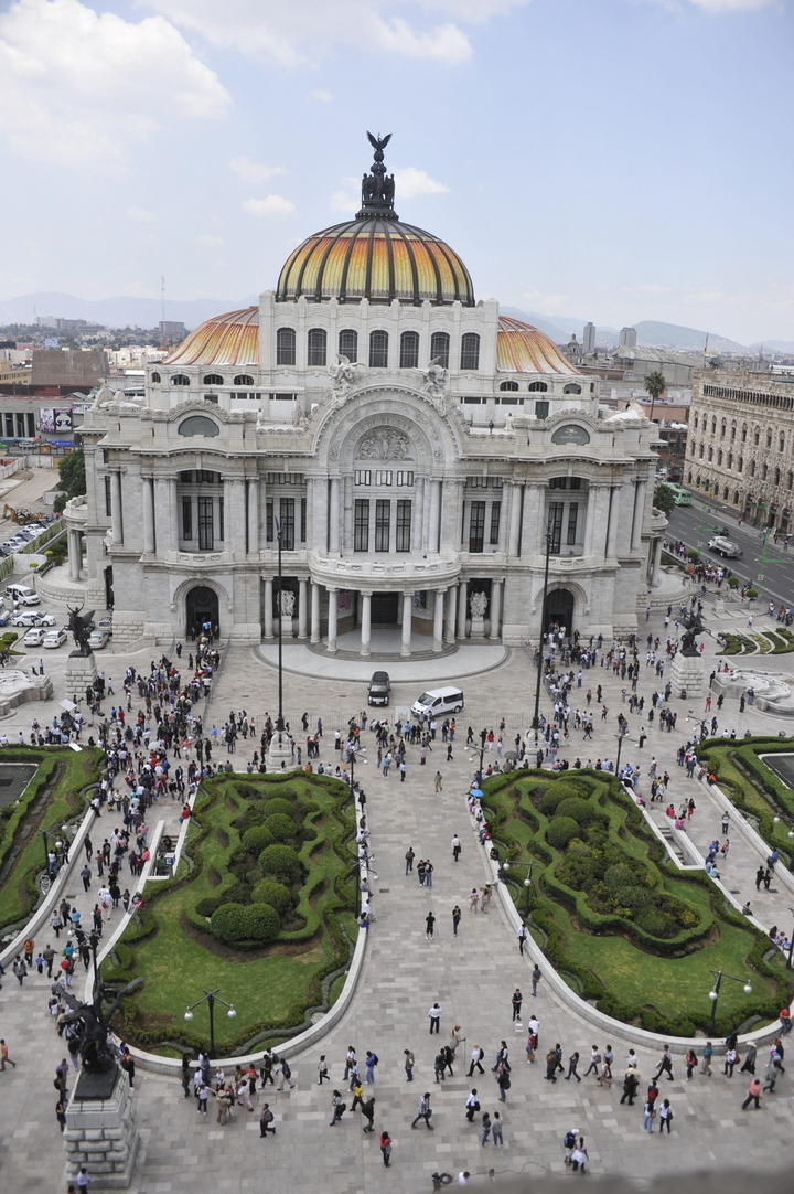 El ahora emblemático Palacio de Bellas Artes fue inaugurado el 29 de septiembre de 1934 y décadas después, en en año 1987, fue declarado Monumento Histórico por la Unesco. (ARCHIVO)
