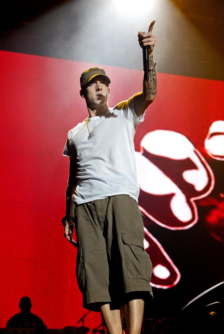 El rapero y productor discográfico Eminem, ganador de premios como Grammy, Billboard, People Choice Awards y el Oscar, festeja este jueves 41 años de vida con un nuevo disco que saldrá al mercado en noviembre próximo. (ARCHIVO)