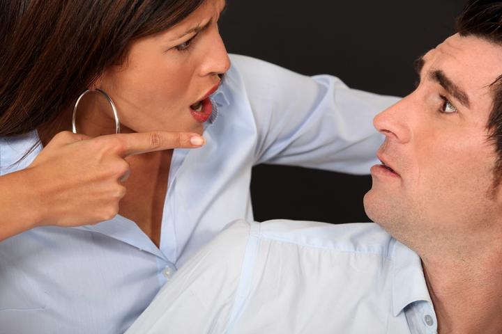 El tono de la voz de las mujeres tiene una serie de inflexiones más complejas que la de los hombres, por lo que para ser descifrado necesita de la activación de una mayor cantidad de zonas de la corteza cerebral. (ARCHIVO)