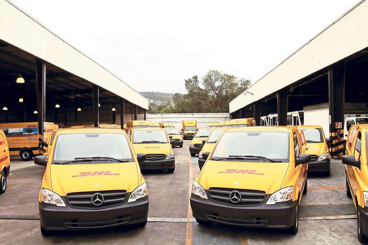 Nueva flota.  La empresa DHL Express  entrega vehículos.
