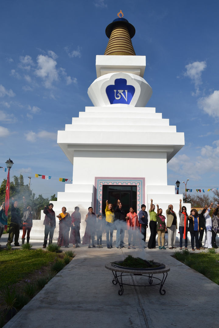  Stupa. La estructura se encuentra activada de tal forma que genera paz y armonía. Tiene 18 metros de altura con una gompa interna de meditación para 20 personas.