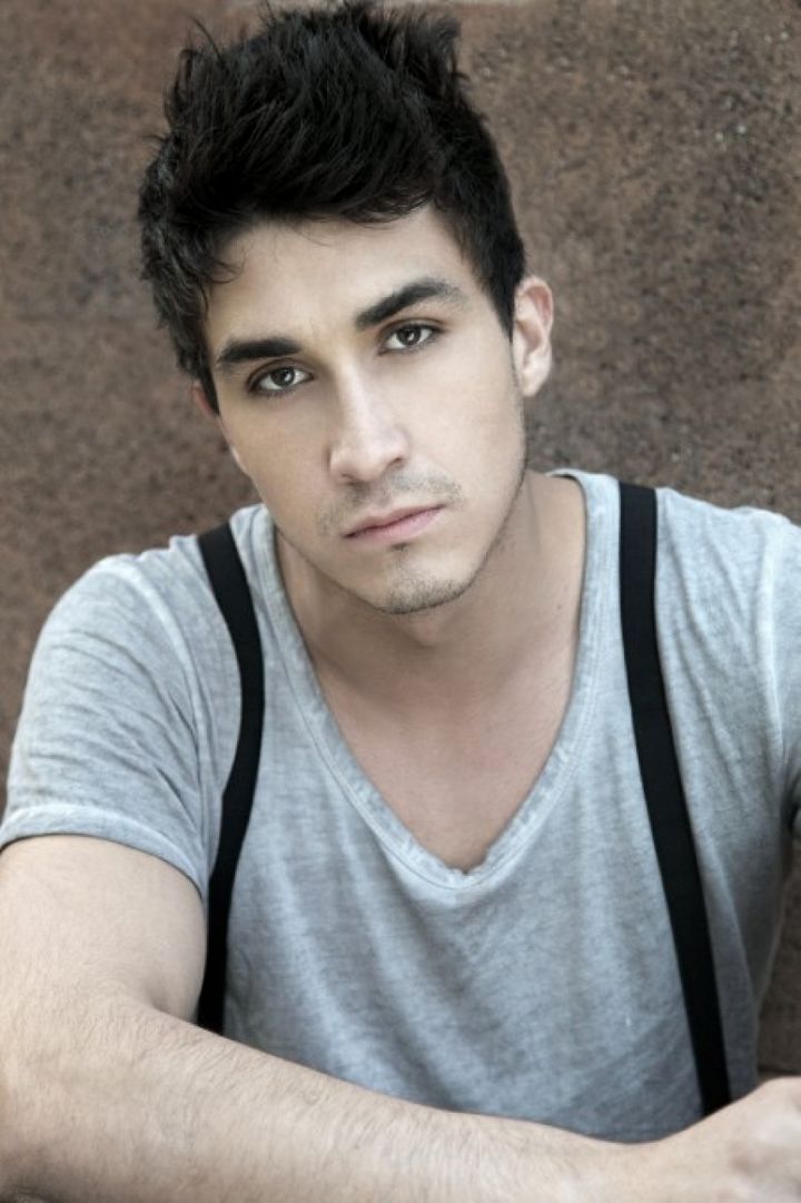 Mucho trabajo. El actor Emmanuel Orenday actualmente protagoniza las series de televisión Niñas mal 2 y Hoy soy nadie.