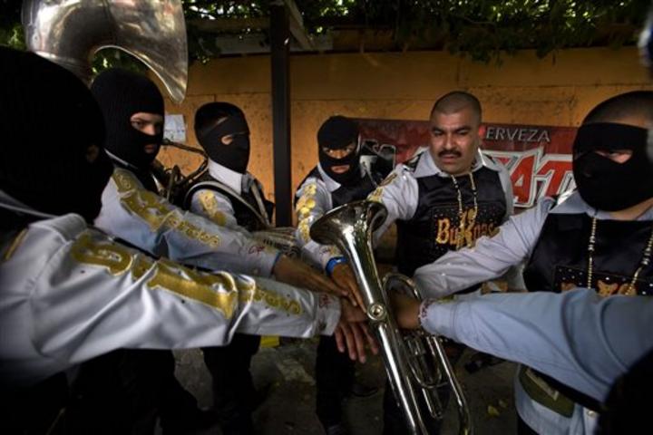 'Narco cultura' sigue a Edgar Quintero, el cantante del grupo Los Buknas de Culiacán. (AP)