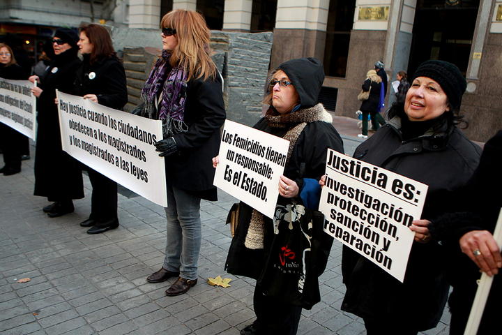 Desde 1981, las militantes en favor del derecho de la mujer observan el 25 de noviembre como el día contra la violencia, aunque su declaratoria formal llegó casi dos décadas después. (ARCHIVO)