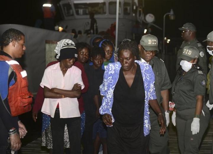 El rescatado estaba entre unos 150 haitianos a bordo de la nave que naufragó el lunes en el sur de las Bahamas. (AP)