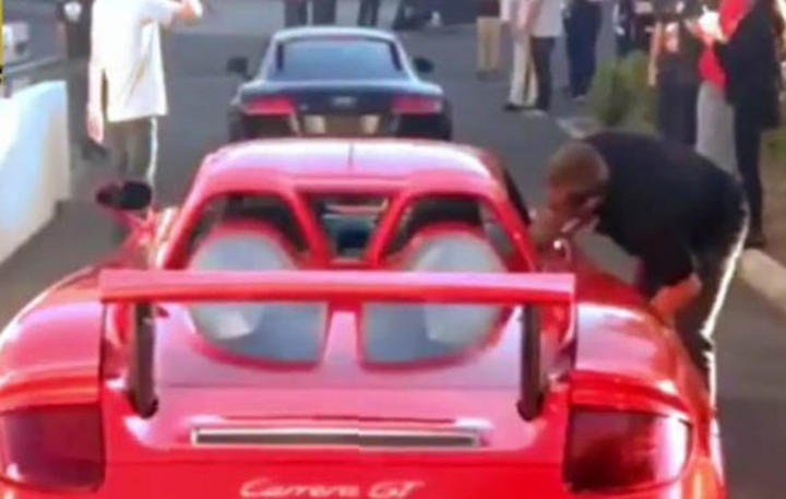 Otro video también ha sido revelado, ahora sobre momentos antes del fatal accidente, donde se puede apreciar brevemente al actor junto al Porsche rojo de su amigo. (YouTube)