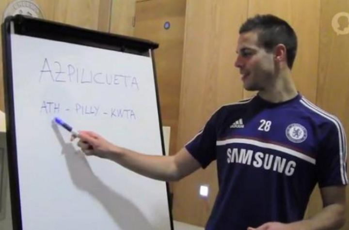 “Hola soy César Azpilicueta y les voy a enseñar como deletrear mi nombre”, así comienza el video del defensa español. (YouTube)