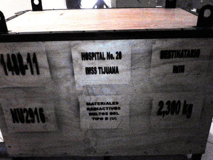 Peligro. Fotografía cedida por la Secretaría de Energía de México de la caja que contiene la pieza radiactiva robada en una carretera de México.