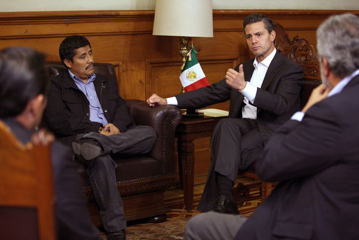 Visita. El maestro Alberto Patishtán, liberado por un indulto presidencial tras trece años en prisión, se reunió con el presidente Enrique Peña Nieto en la Ciudad de México.