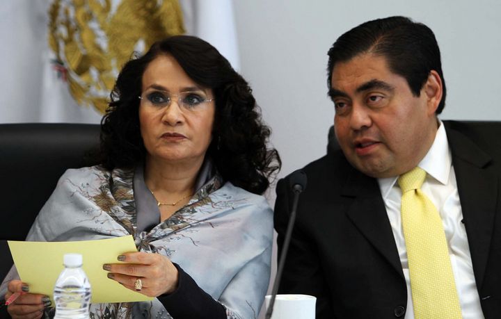 Trabajo legislativo.  En la imagen los senadores Dolores Padierna y Miguel Barbosa.
