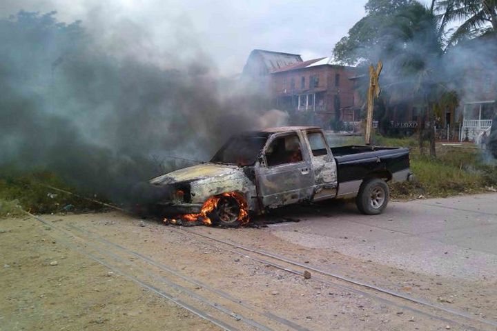 Violencia. Un enfrentamiento entre taxistas y mototaxistas fue registrado en Oaxaca.