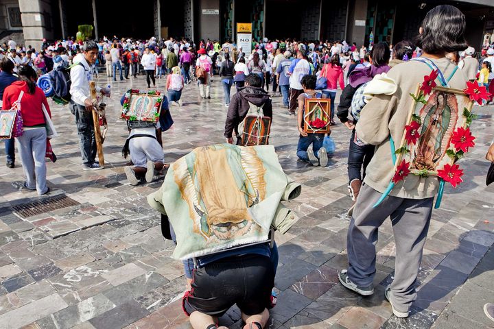 Miles de peregrinos agradecen a la 'Morena' su cobijo