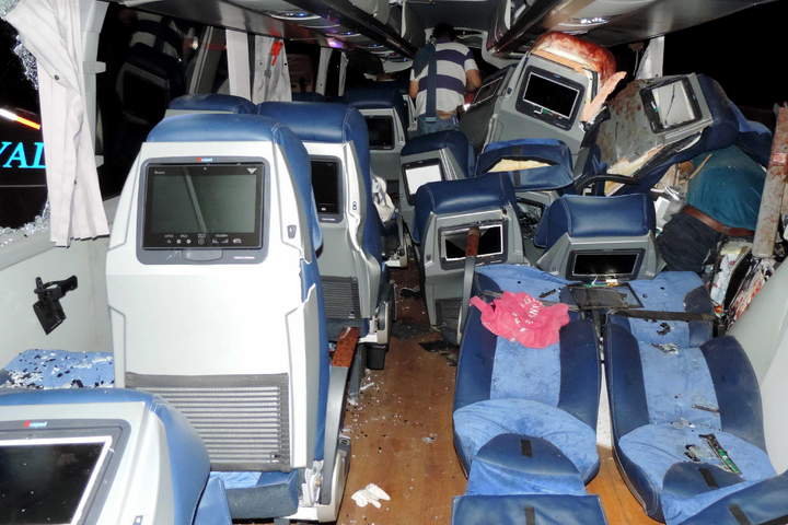Choca autobús en Michoacán: hay 6 muertos