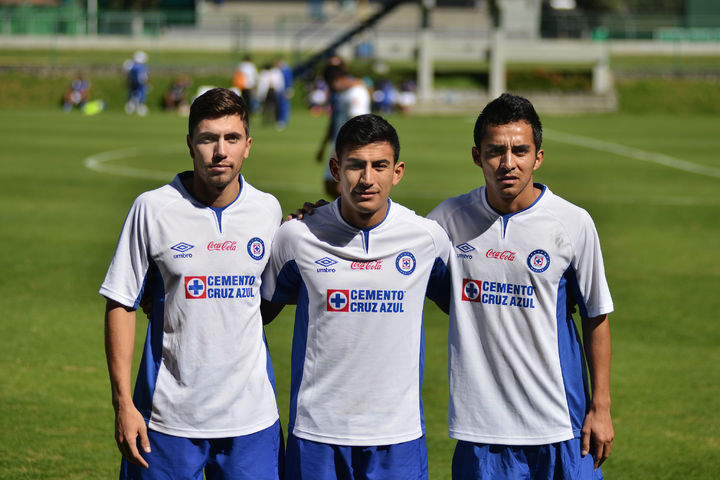 Presentaron ayer a José Villareal, Rafael Baca y Michel Farfán. El Azul toma refuerzos de MLS
