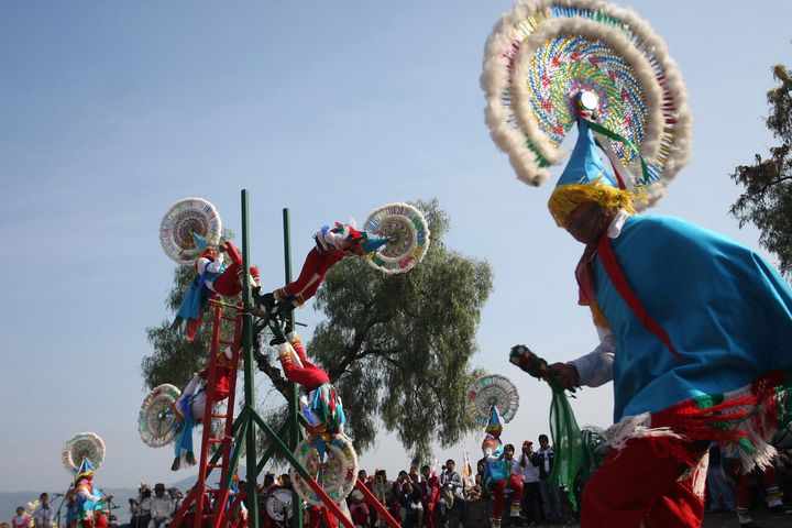 Danzantes.Un grupo de danzantes huahuas participa durante la tradicional Huey Atlixcayotl.