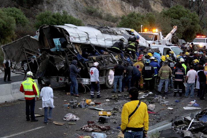 Accidentes. De acuerdo a un informe nacional, siete personas murieron en accidentes viales en Tabasco, Michoacán y Oaxaca.