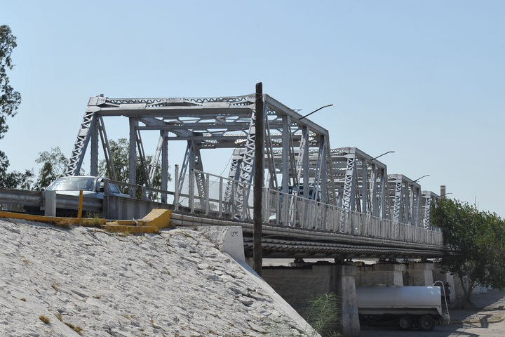 Puente. El gobernador Jorge Herrera busca la construcción de nuevo puente plateado, dijo. 