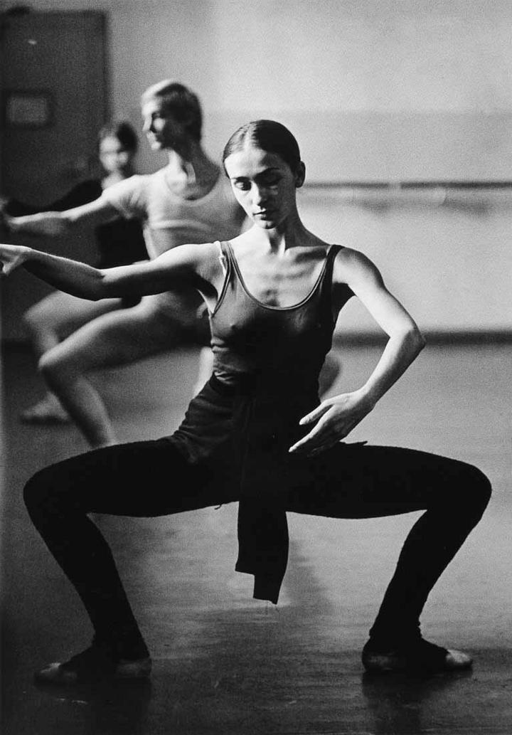 Pina Bausch entrenando en la Escuela Folwang, 1962.