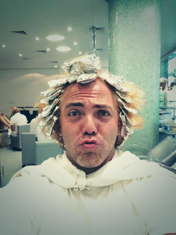 Cristian presumió su cambio de look. (Twitter)
