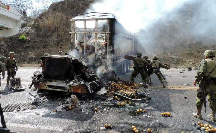 En el transcurso de la semana se suscitaron diferentes incendios a vehículos y en distintos comercios en Michoacán, principalmente en la zona de Tierra Caliente. (Archivo)