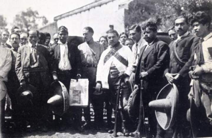 Los generales Calixto Contreras y Felipe Ángeles, dos formidables revolucionarios, en 1914.
