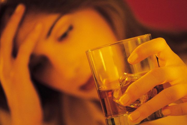 Beben más mujeres jóvenes en México