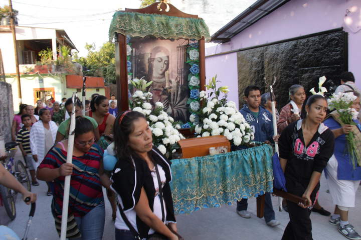 Mantenían esperanza. Familiares y amigos de Edgar Tamayo Arias, realizaron una procesión en Miacatlán, en Morelos.
