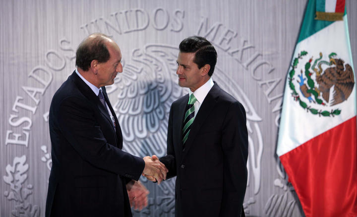 El mandatario encabezó en su último día en Davos, el anuncio de inversiones por siete mil 350 millones de dólares de tres empresas multinacionales a México, que generarán más de nueve mil empleos directos e indirectos. (NOTIMEX)